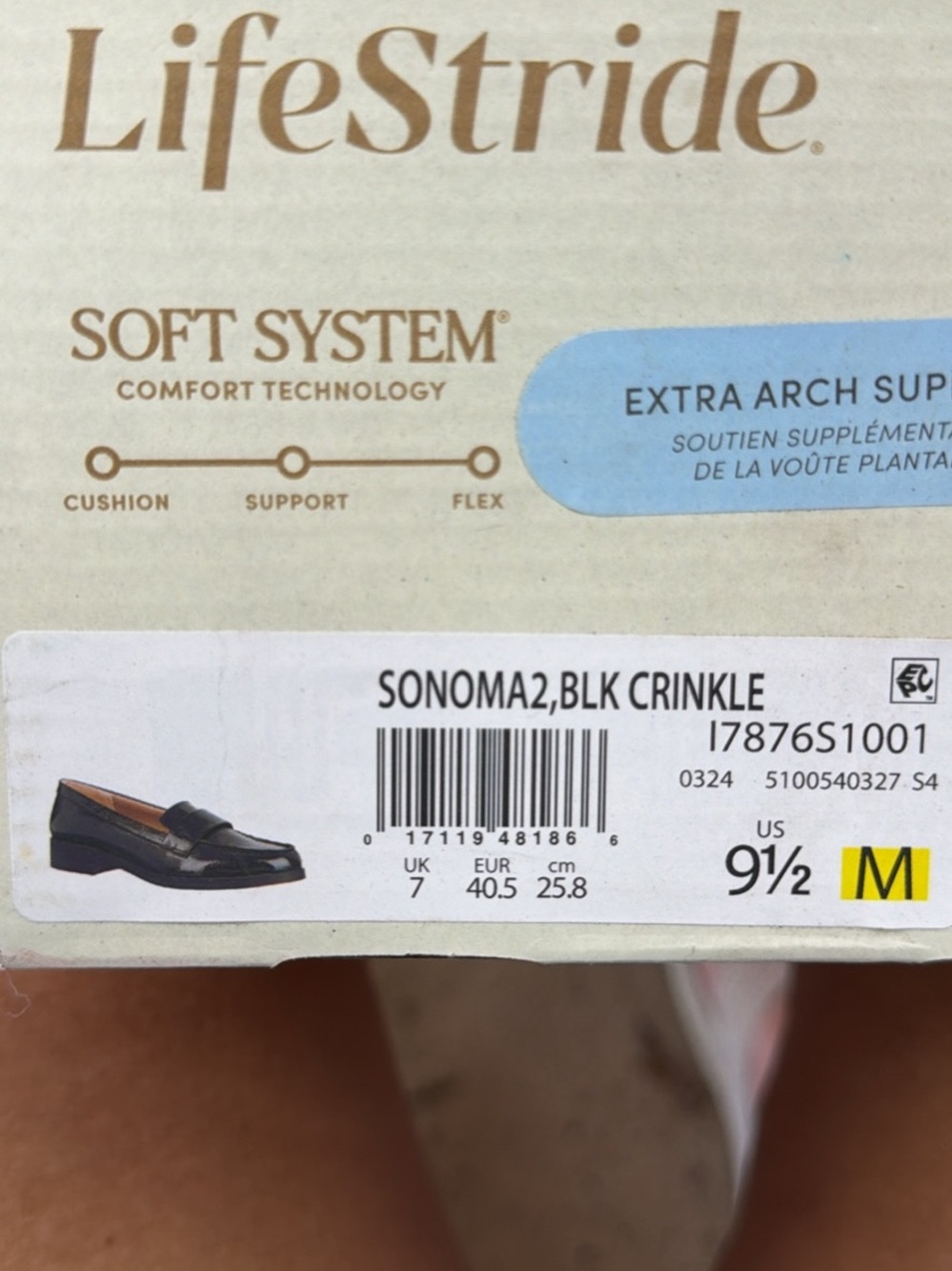 Life Stride Black women’s patent-like Loafers